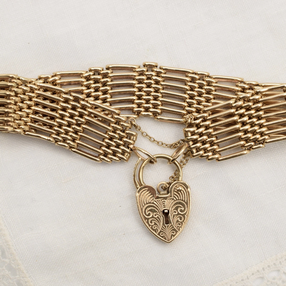 9K Solid Gold 7 Bar Wide Heavy Gate Bracelet with Heart Padlock - UK Hallmarked 1977 - 7 inch 25.3 grams