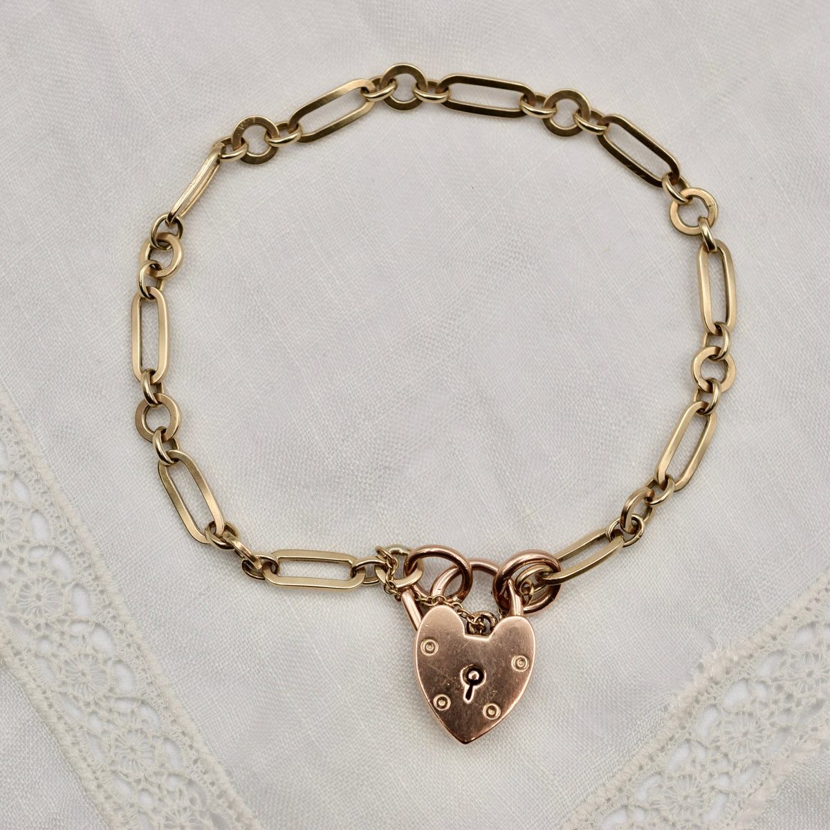 9K Gold Charm Bracelet with Heart Padlock Clasp - UK Hallmarked 1951  - 7.75 inches