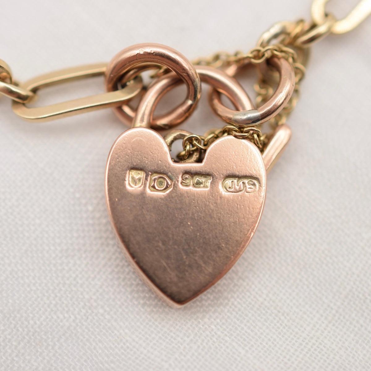9K Gold Charm Bracelet with Heart Padlock Clasp - UK Hallmarked 1951  - 7.75 inches