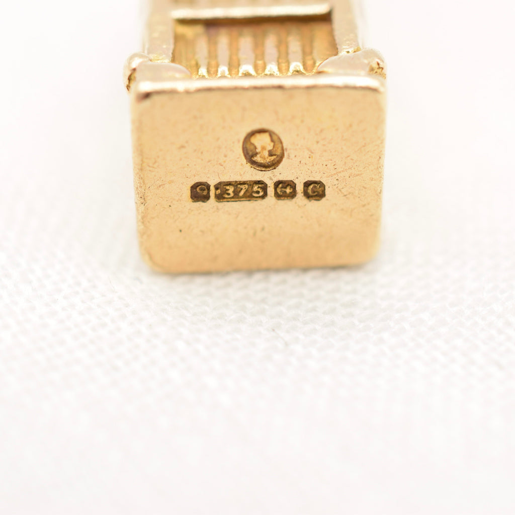 9K Gold Coronation Throne Charm Queen Elizabeth II - Hallmarked, 1952