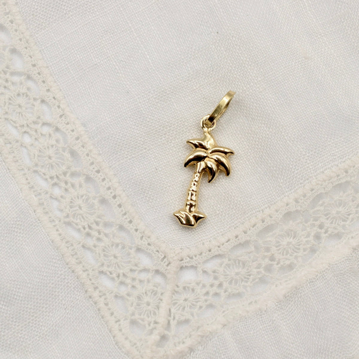 18K Gold Palm Tree Charm or Pendant - Hallmarked Italy 750