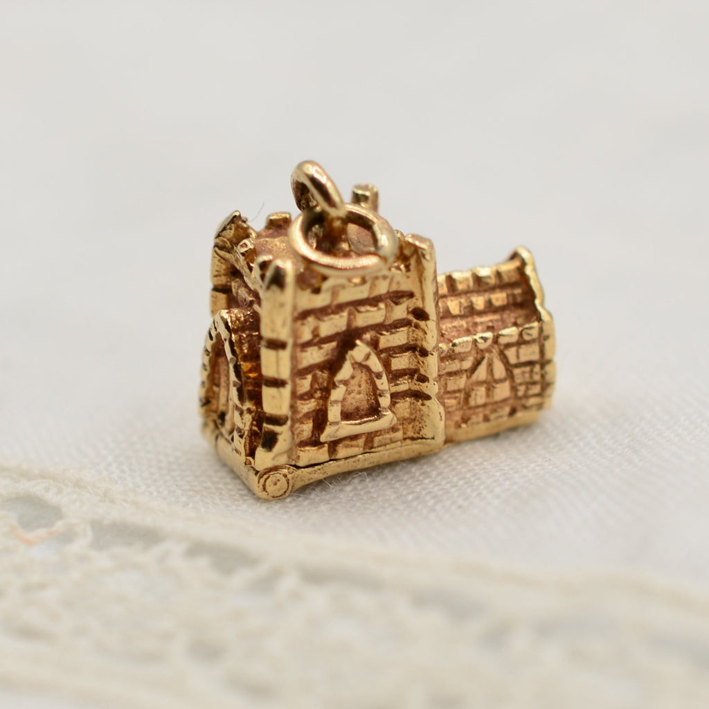9K Gold Opening Chapel Charm with Bride & Groom - UK Hallmarks 1972