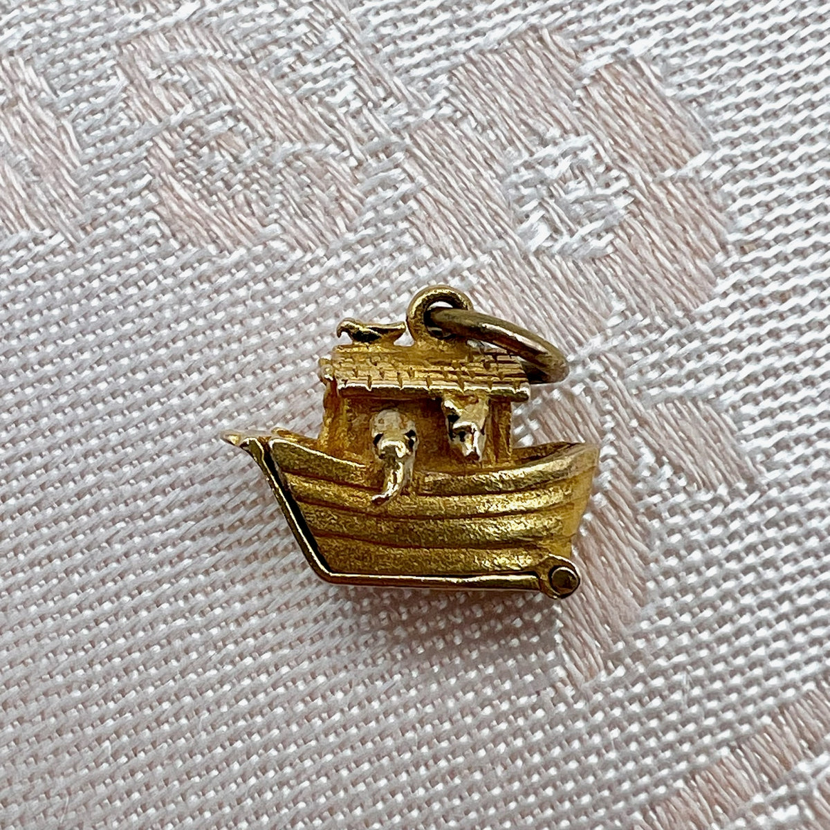 9K Solid Gold Noah's Ark Opening Charm or Pendant - Hallmarked 1955 London