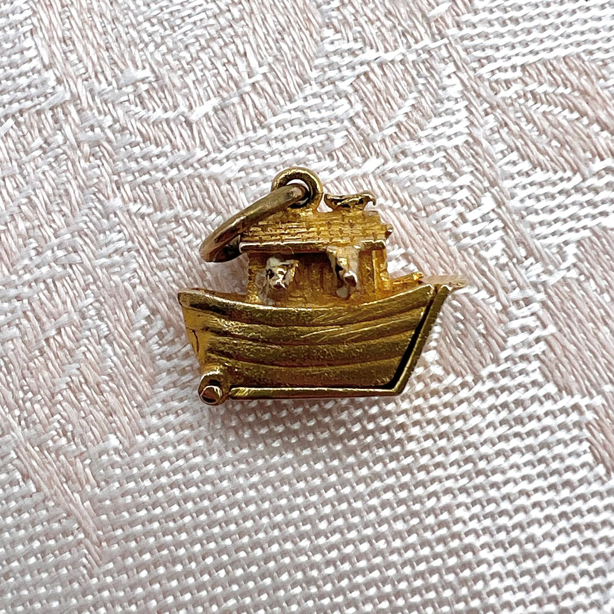 9K Solid Gold Noah's Ark Opening Charm or Pendant - Hallmarked 1955 London