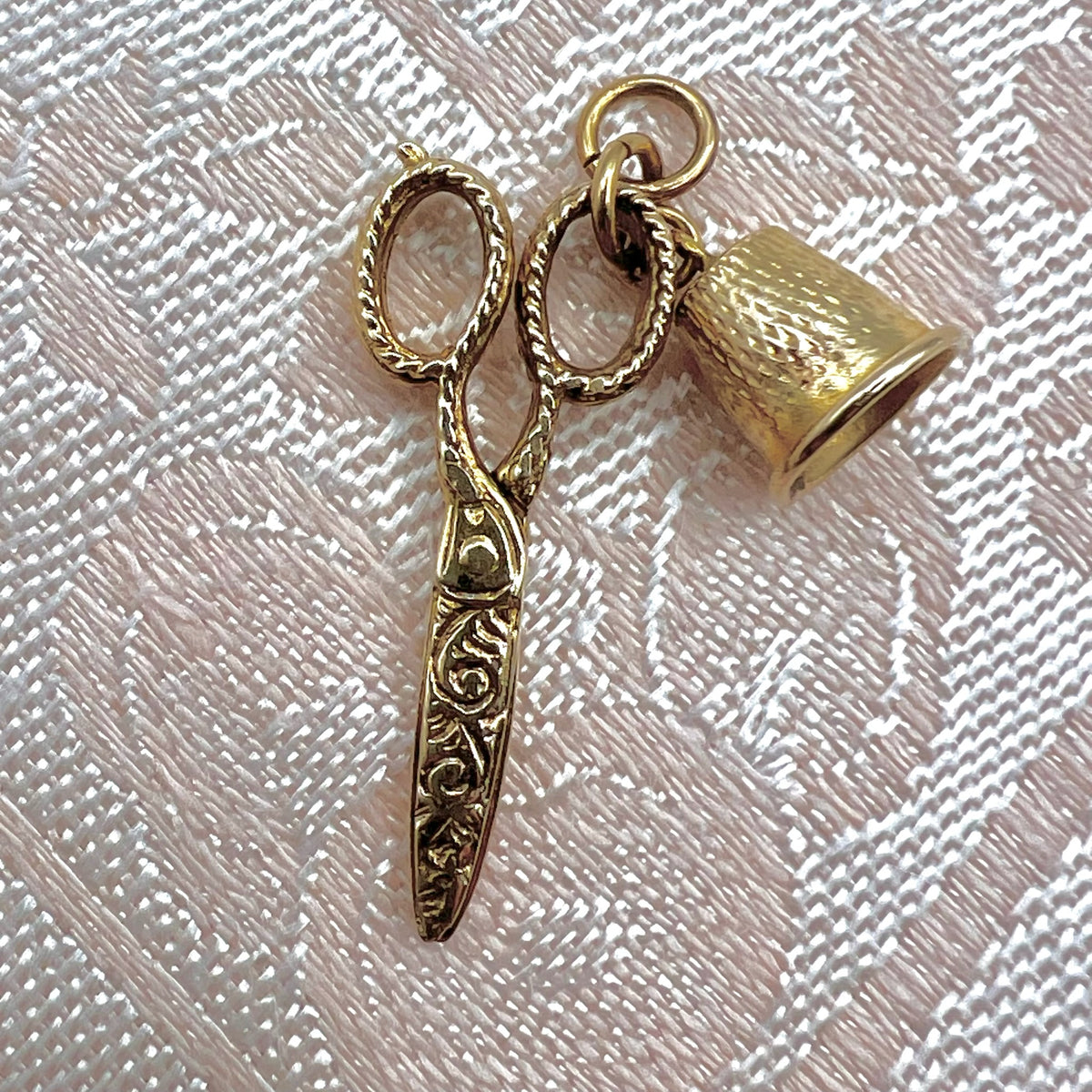9K Gold Sewing Scissors & Thimble Charm - 1976 UK Hallmarks