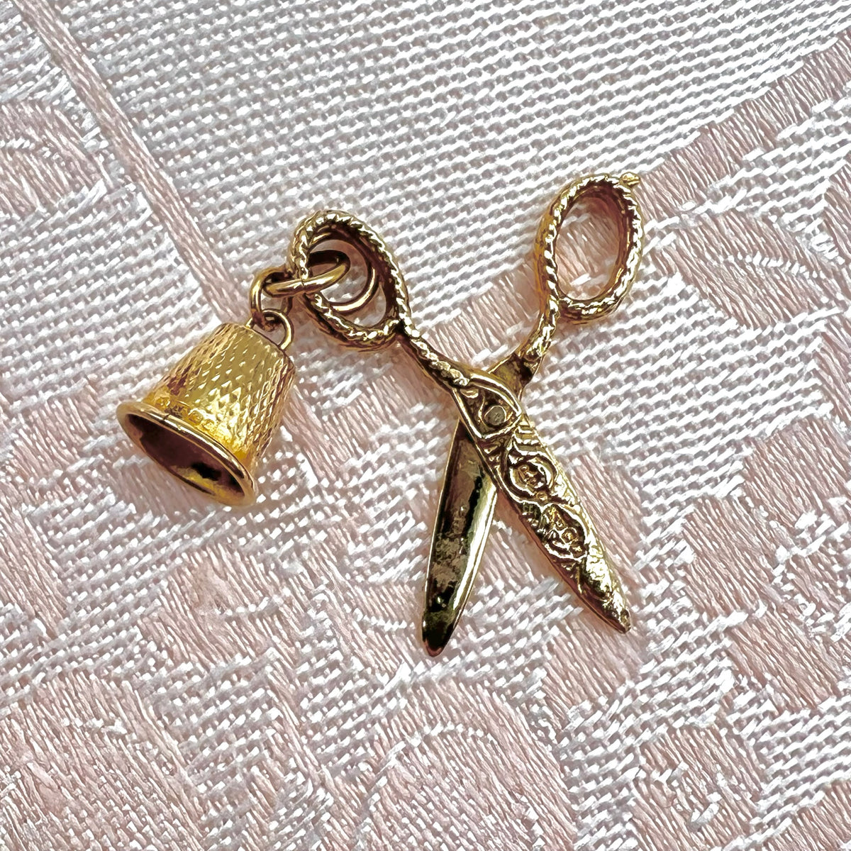 9K Gold Sewing Scissors & Thimble Charm - 1976 UK Hallmarks