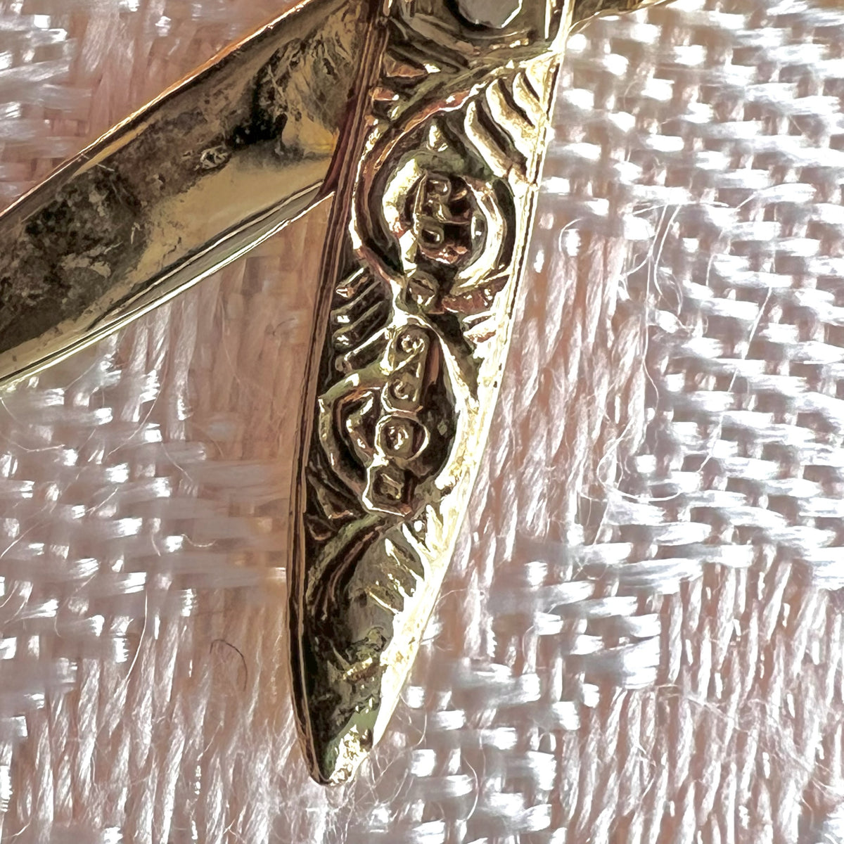 9K Gold Sewing Scissors & Thimble Charm - 1976 UK Hallmarks