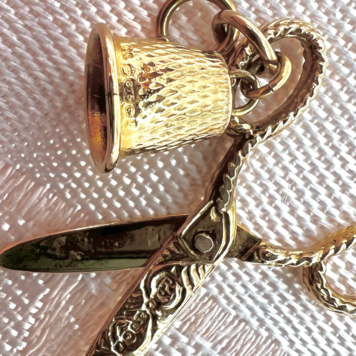 9K Gold Sewing Scissors & Thimble Charm - 1976 UK Hallmarks