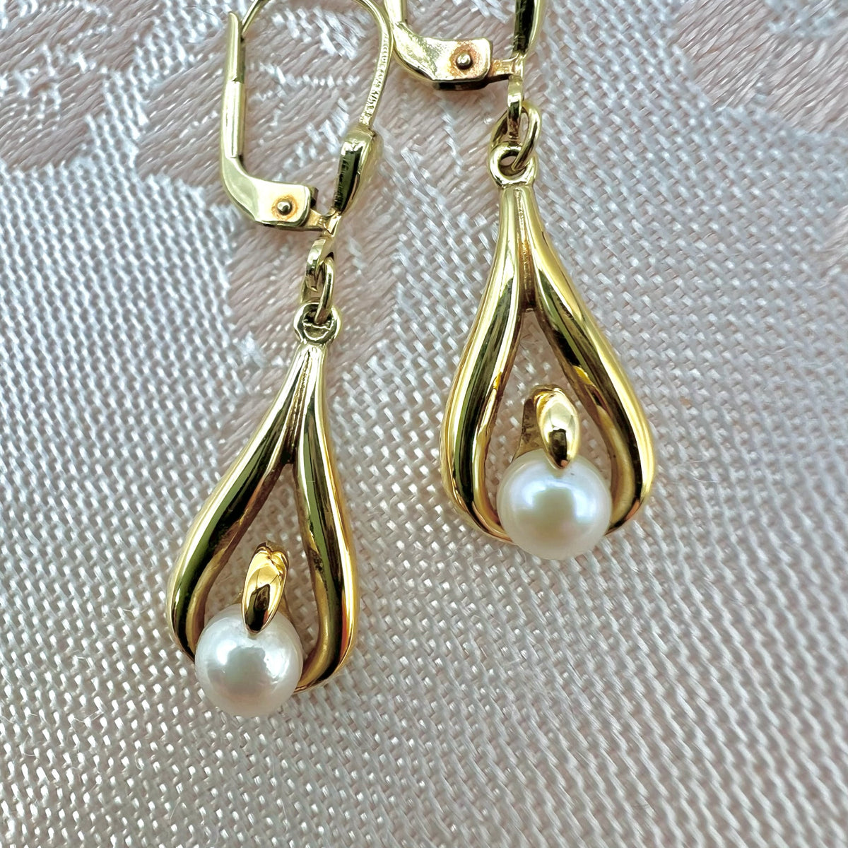9K Gold Drop Pearl Earrings