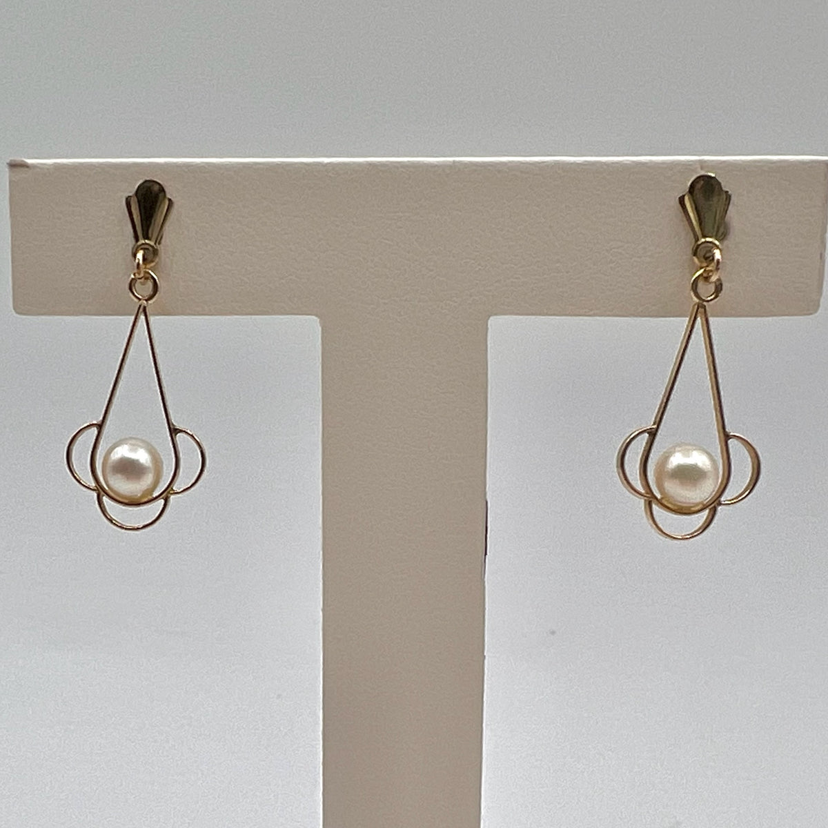 Vintage 10K Solid Gold Genuine Cultured Pearl Drop Earrings