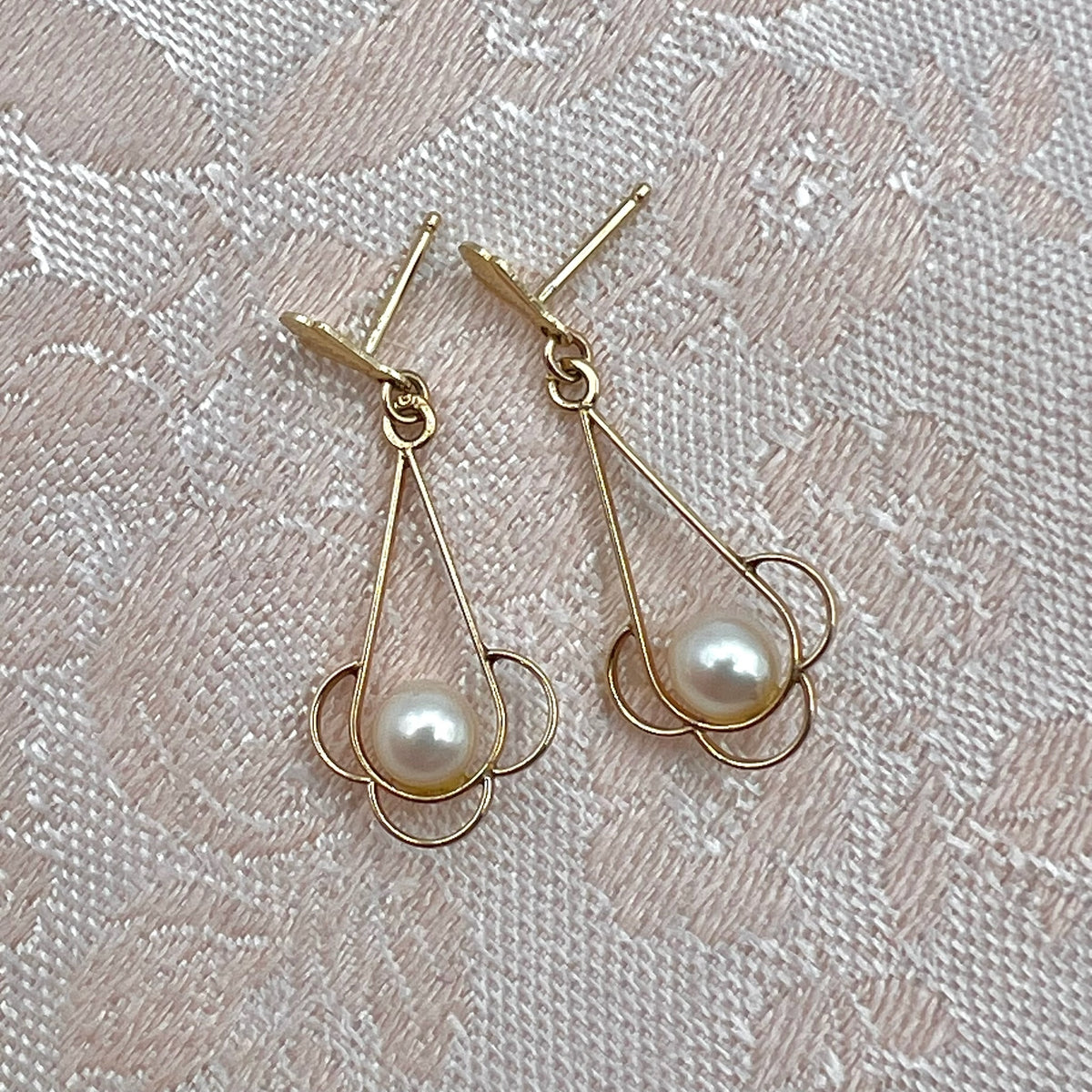 Vintage 10K Solid Gold Genuine Cultured Pearl Drop Earrings