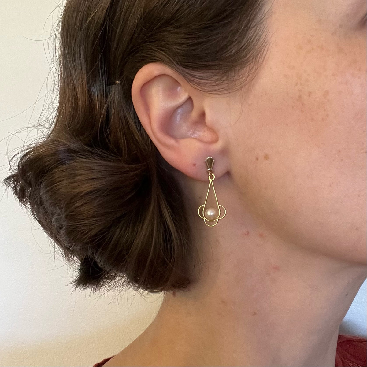 Vintage 10K Solid Gold Genuine Cultured Pearl Drop Earrings