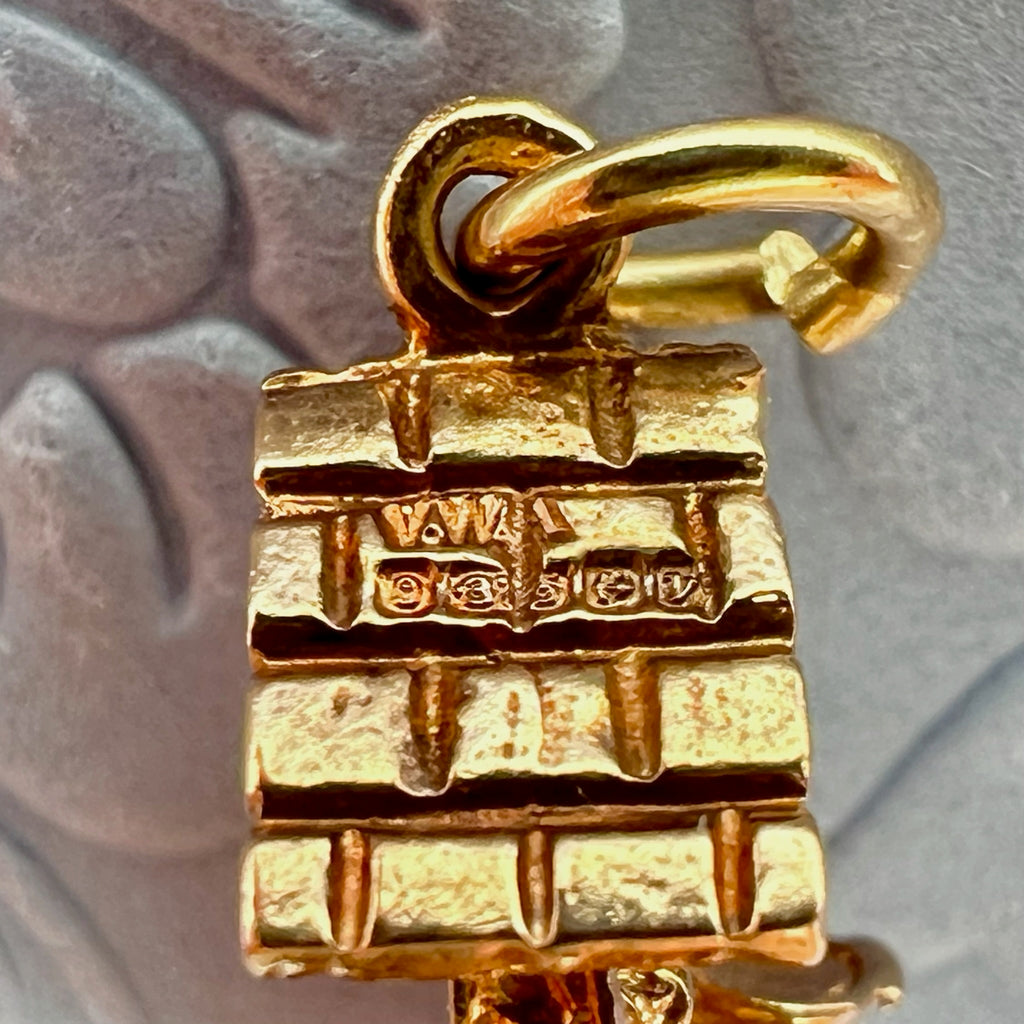 9k Gold Wishing Well Good Luck Charm - Hallmarked UK 1970