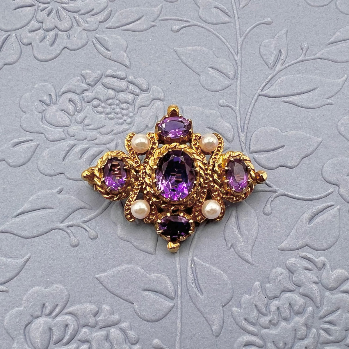 9K Solid Gold Amethyst and Pearl Brooch - Hallmarked UK 1991