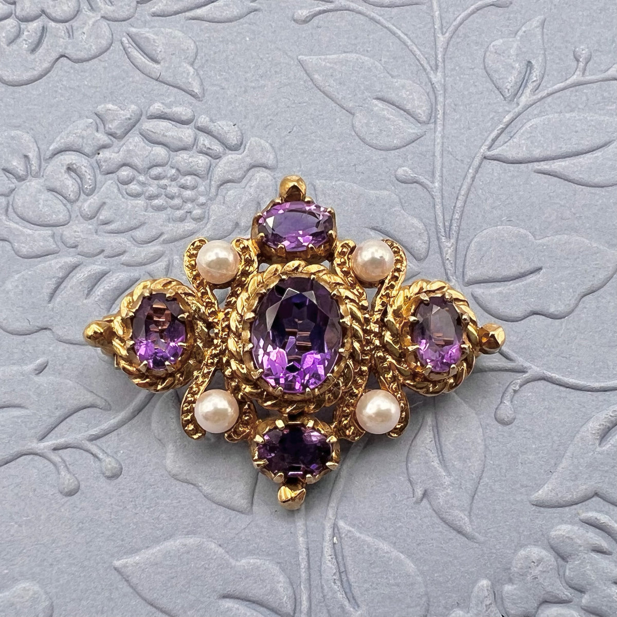9K Solid Gold Amethyst and Pearl Brooch - Hallmarked UK 1991