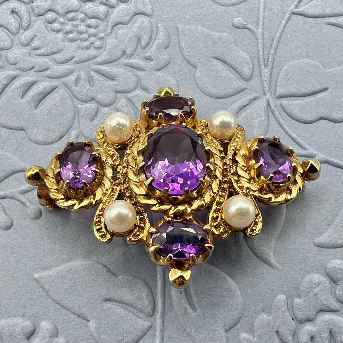 9K Solid Gold Amethyst and Pearl Brooch - Hallmarked UK 1991