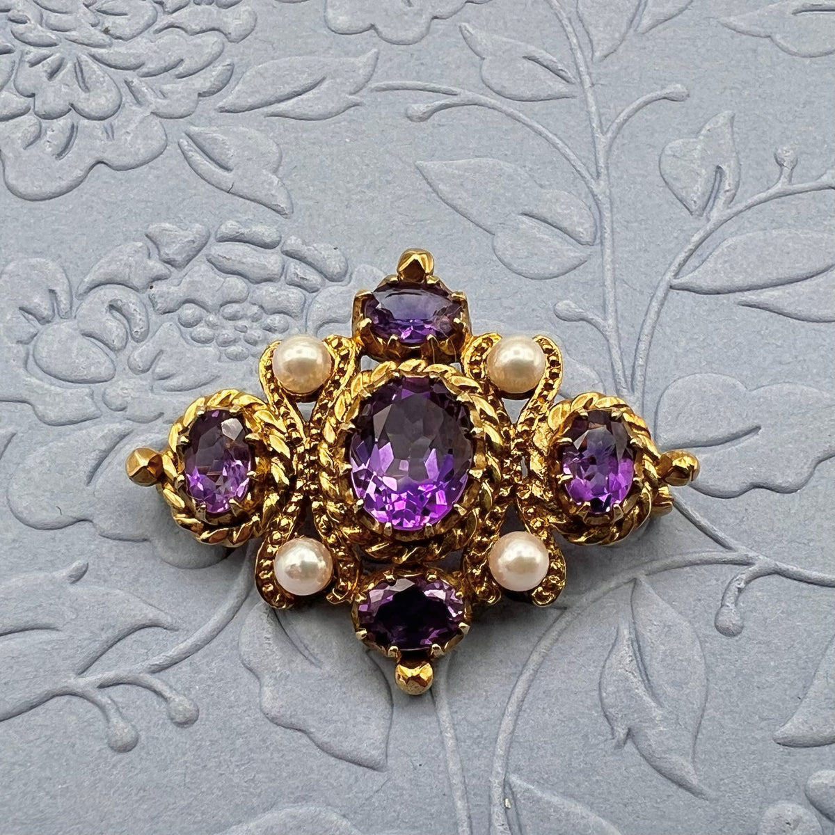 9K Solid Gold Amethyst and Pearl Brooch - Hallmarked UK 1991