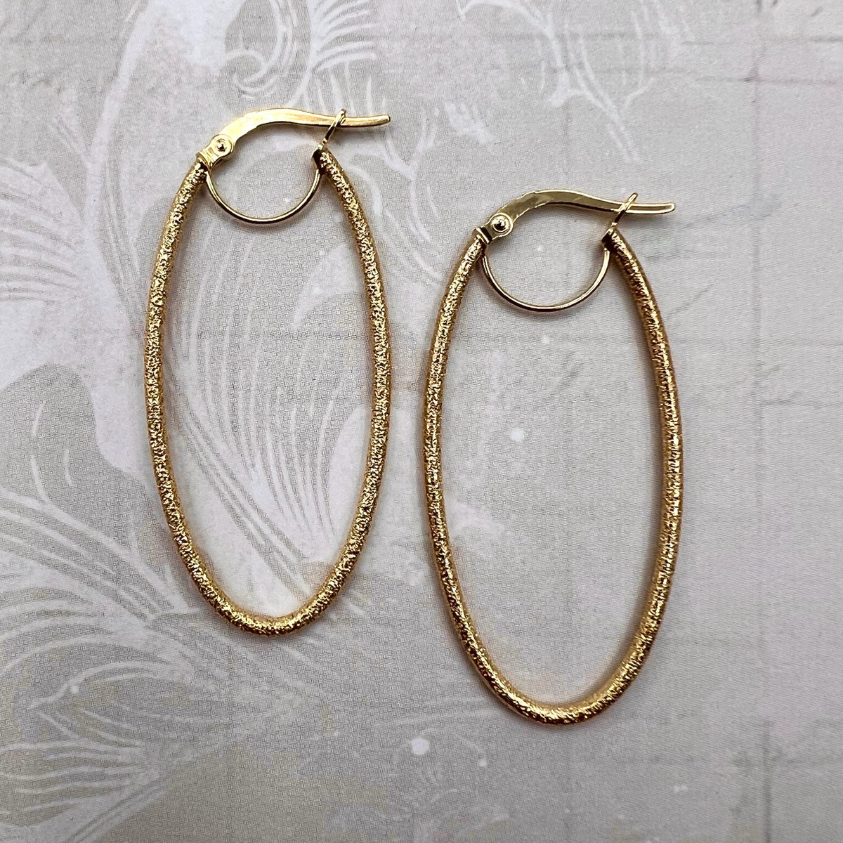 14K Frosted Gold Oval Hoop Earrings - 14K Italy
