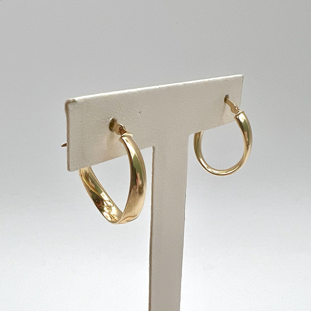 14K Gold Oval Twisted Hoop Earrings