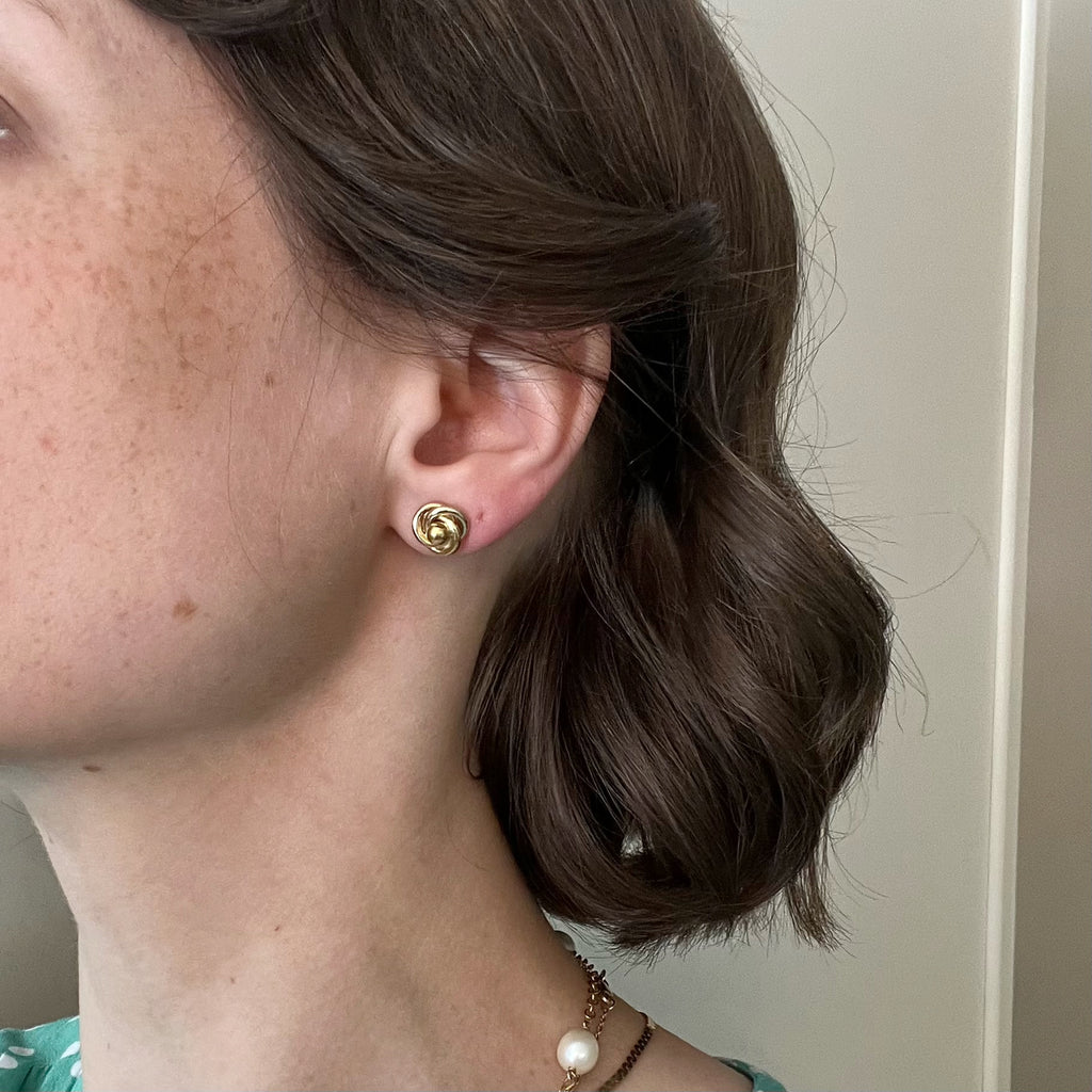 18K Three Tine Knot Stud Earrings - 750 Italy Gold Marks