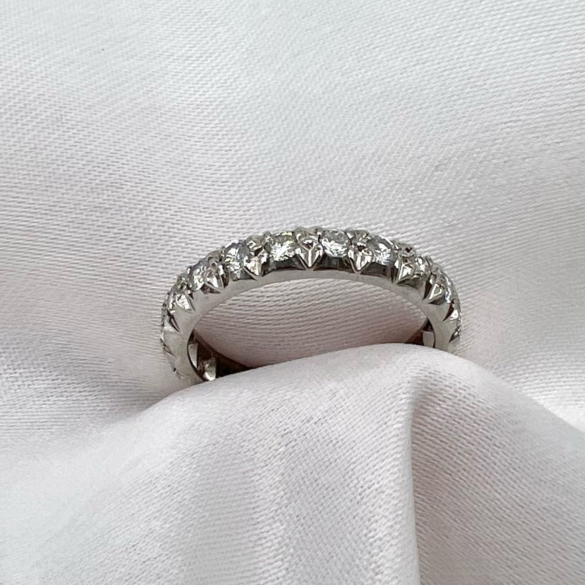 18K White Gold Diamond Full Eternity Ring - 0.8 cttw