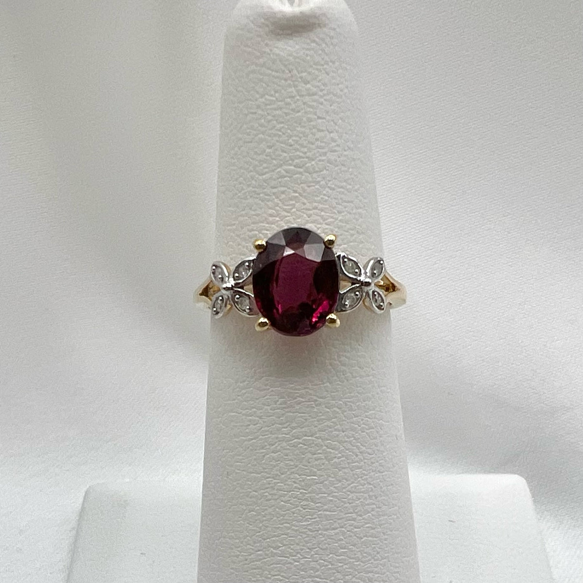 10K Gold Garnet and Diamond Ring - Size 6