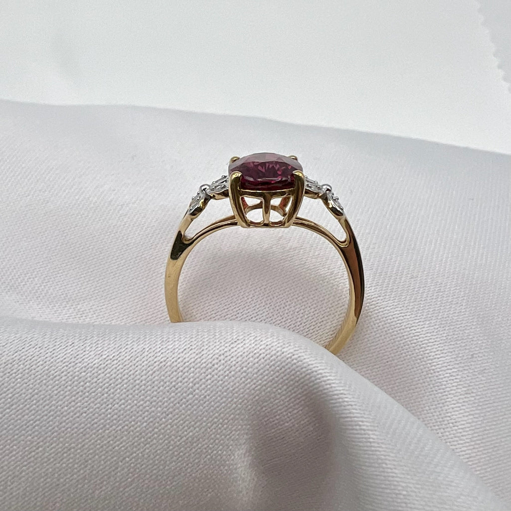 10K Gold Garnet and Diamond Ring - Size 6