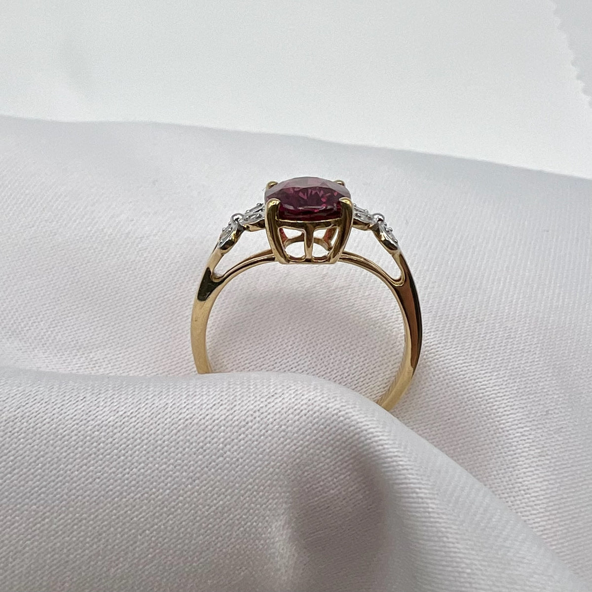 10K Gold Garnet and Diamond Ring - Size 6