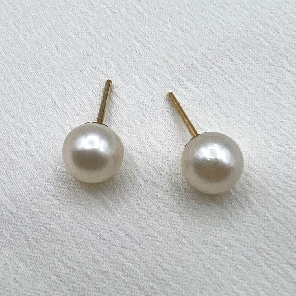 18K Yellow Gold Cultured Pearl Stud Earrings
