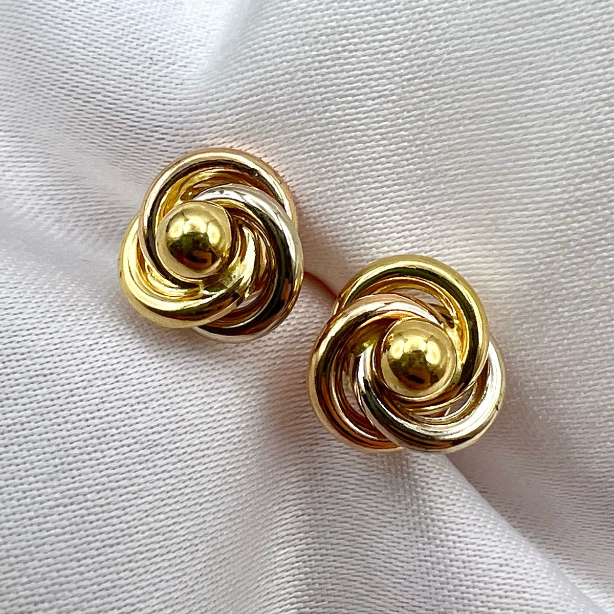 18K Three Tine Knot Stud Earrings - 750 Italy Gold Marks