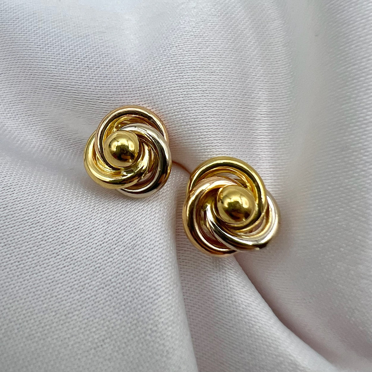 18K Three Tine Knot Stud Earrings - 750 Italy Gold Marks
