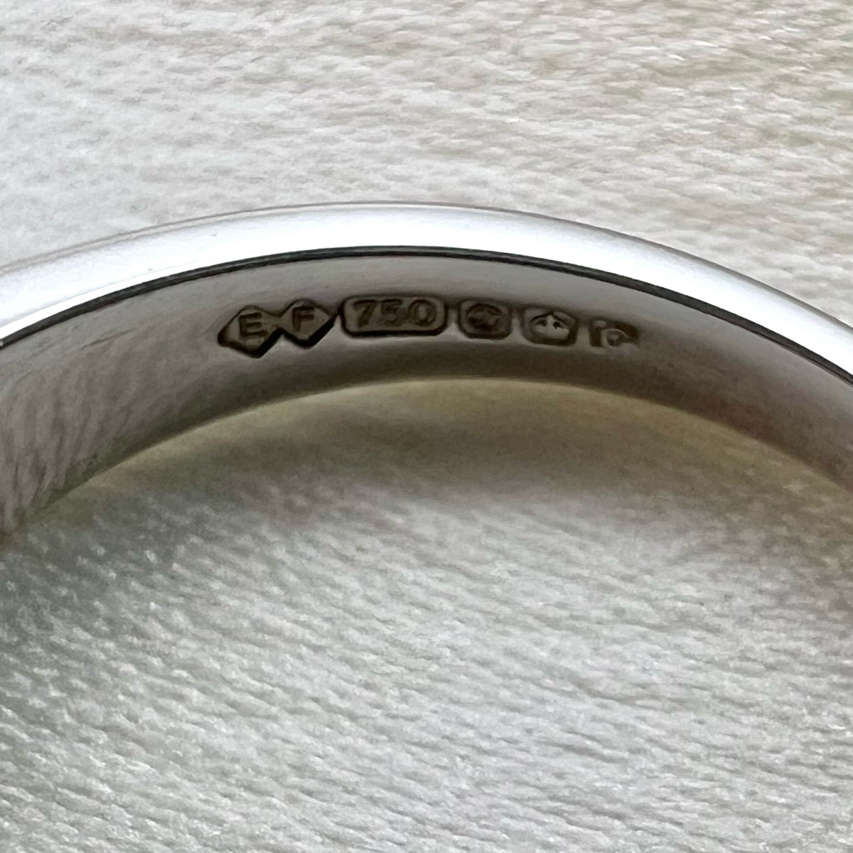 18K White Gold Diamond Band - 0.35 cttw Natural Diamond Size 6.5