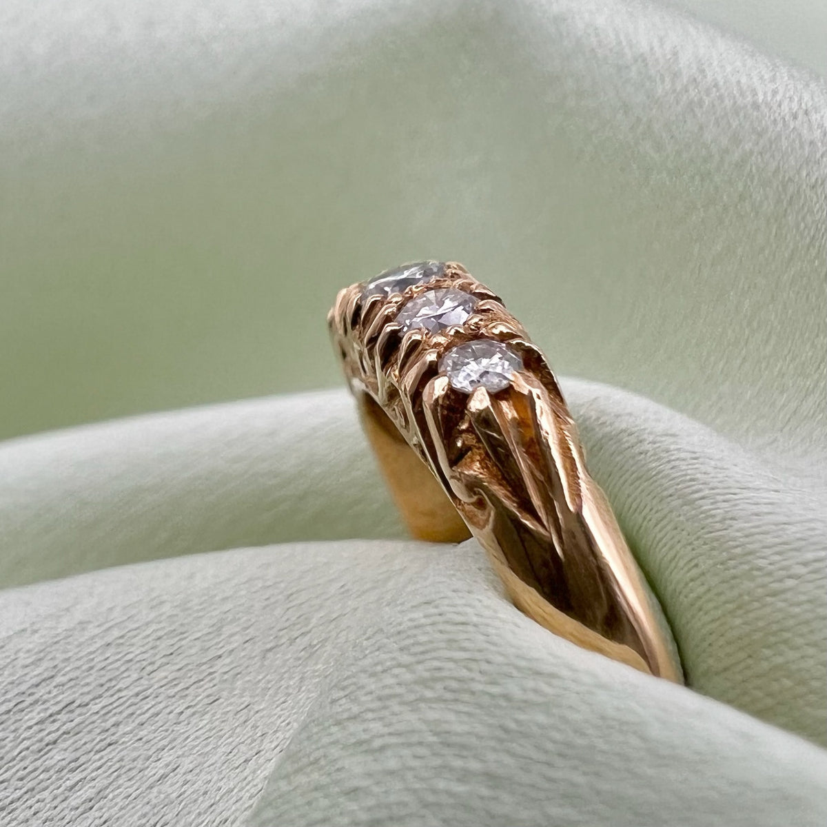 18K Diamond 5 Stone Ring - Scrollwork Graduated Setting