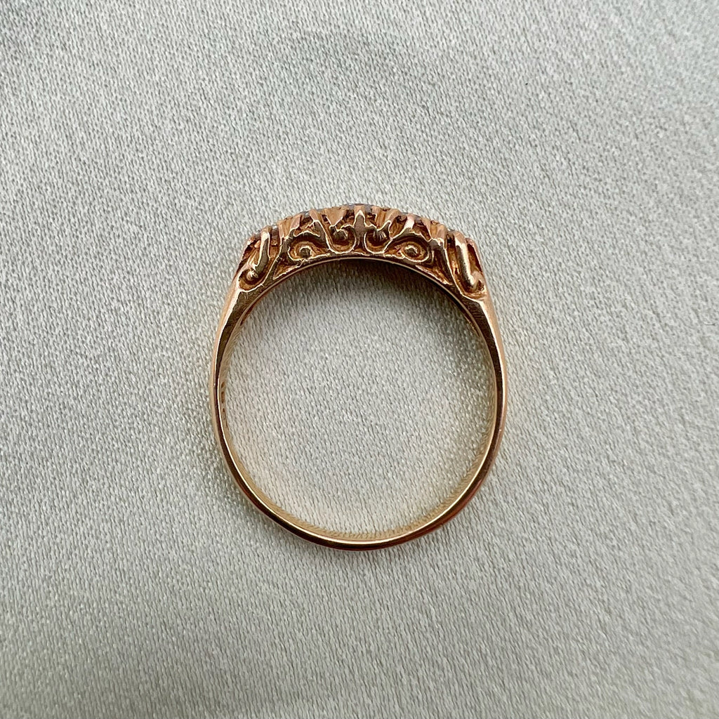 18K Diamond 5 Stone Ring - Scrollwork Graduated Setting