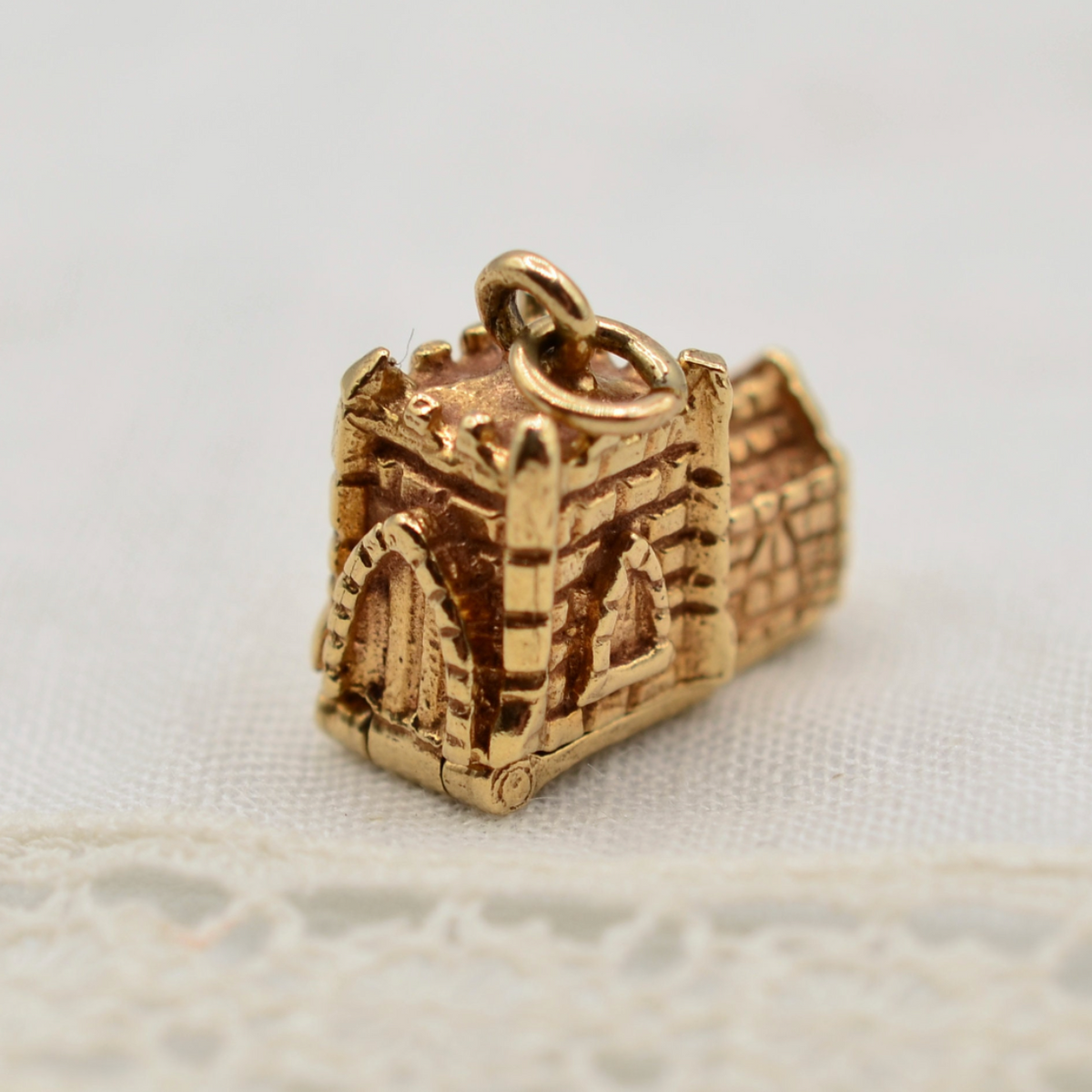 9K Gold Opening Chapel Charm with Bride & Groom - UK Hallmarks 1972