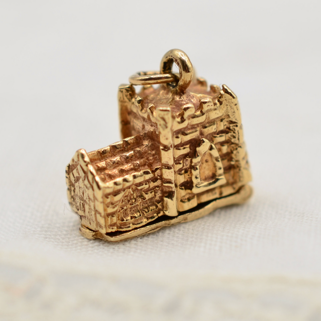 9K Gold Opening Chapel Charm with Bride & Groom - UK Hallmarks 1972