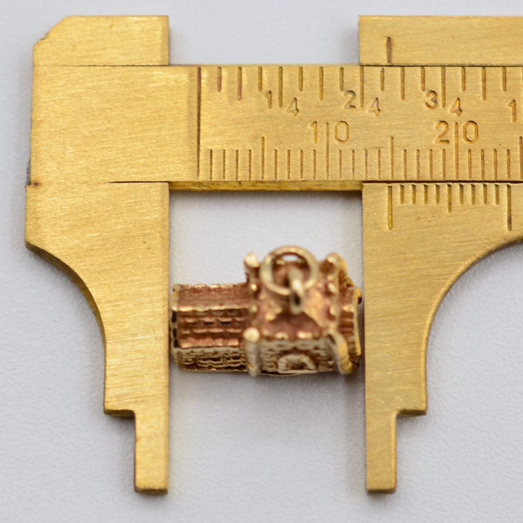 9K Gold Opening Chapel Charm with Bride & Groom - UK Hallmarks 1972